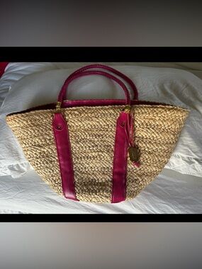 Maggi B Summer Straw Bag with Pink Details and adorable patterned lining.